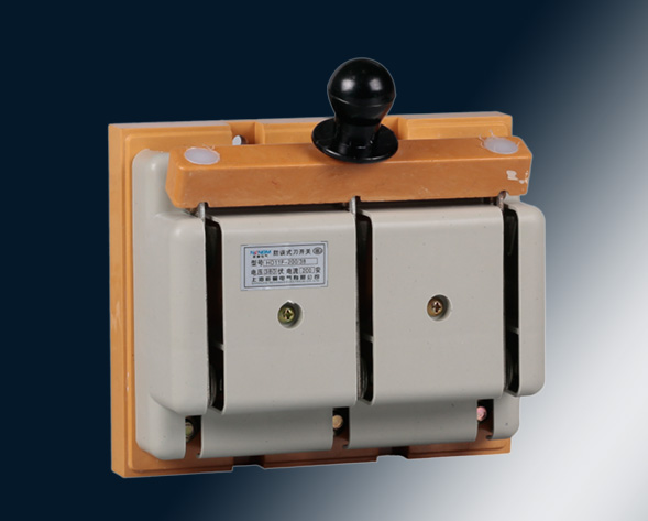 HD系列單投刀開(kāi)關(guān)、HS系列雙投刀開(kāi)關(guān)適用于交流50Hz、額定電壓400V、直流220V，額定電流至1500A的成套配電裝置中，用作手動(dòng)不頻繁接通與分?jǐn)嘟恢绷麟姟?>
											HD、HS開(kāi)啟式刀開(kāi)關(guān)</a>
										</div>
										 
										<div   id=